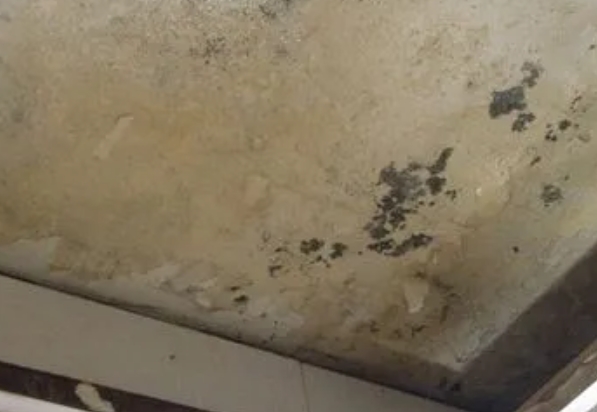 秀峰阳台漏水维修公司分享下秀峰卫生间渗水维修需要注意哪些问题。